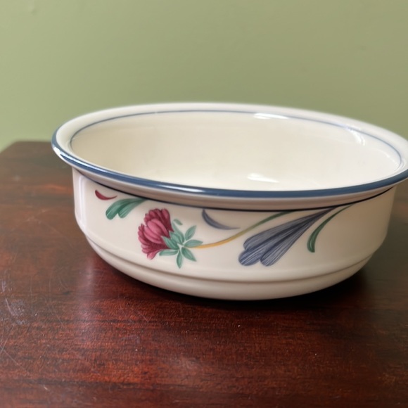 Lenox Poppies on Blue Creamer and Fruit Dessert Sauce Bowl - Picture 10 of 16